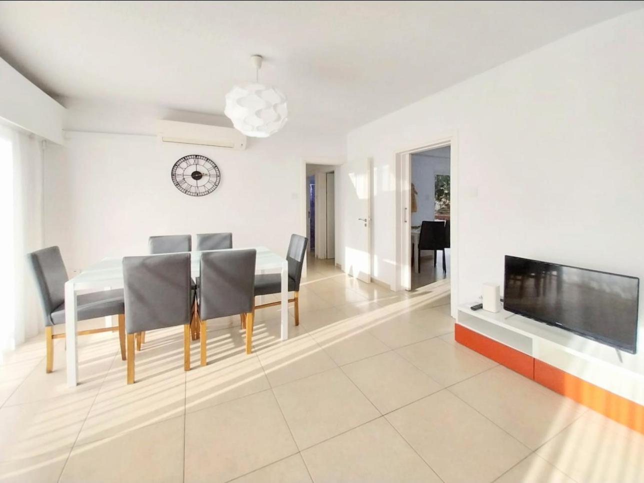 Sun Tower 101 Apartment Limassol Bagian luar foto