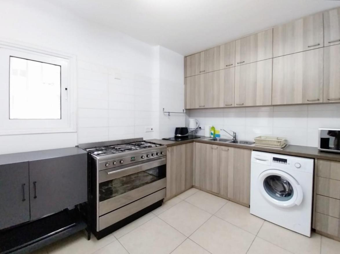 Sun Tower 101 Apartment Limassol Bagian luar foto