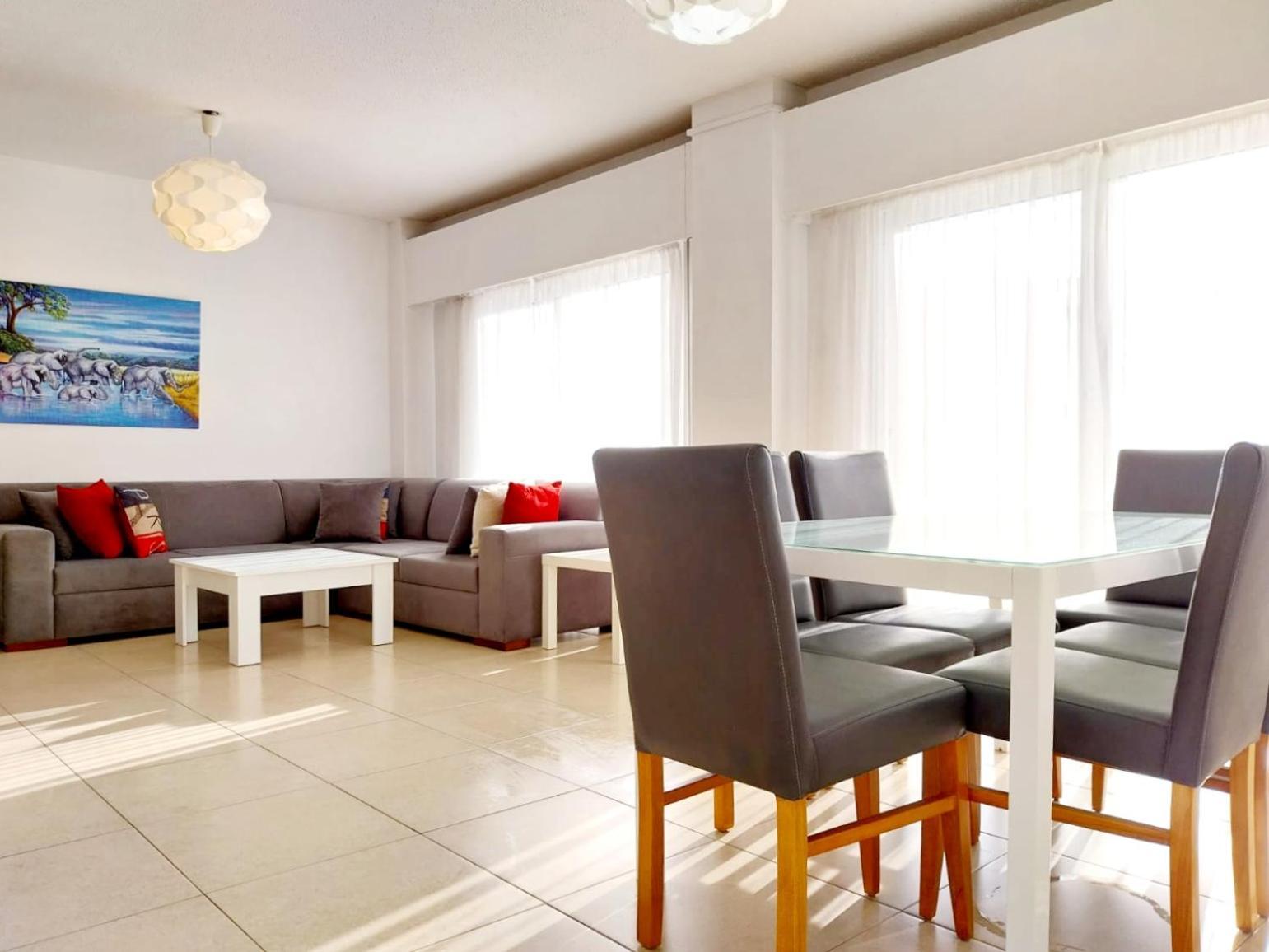 Sun Tower 101 Apartment Limassol Bagian luar foto